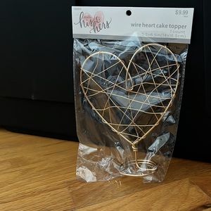 Gold wire heart cake topper